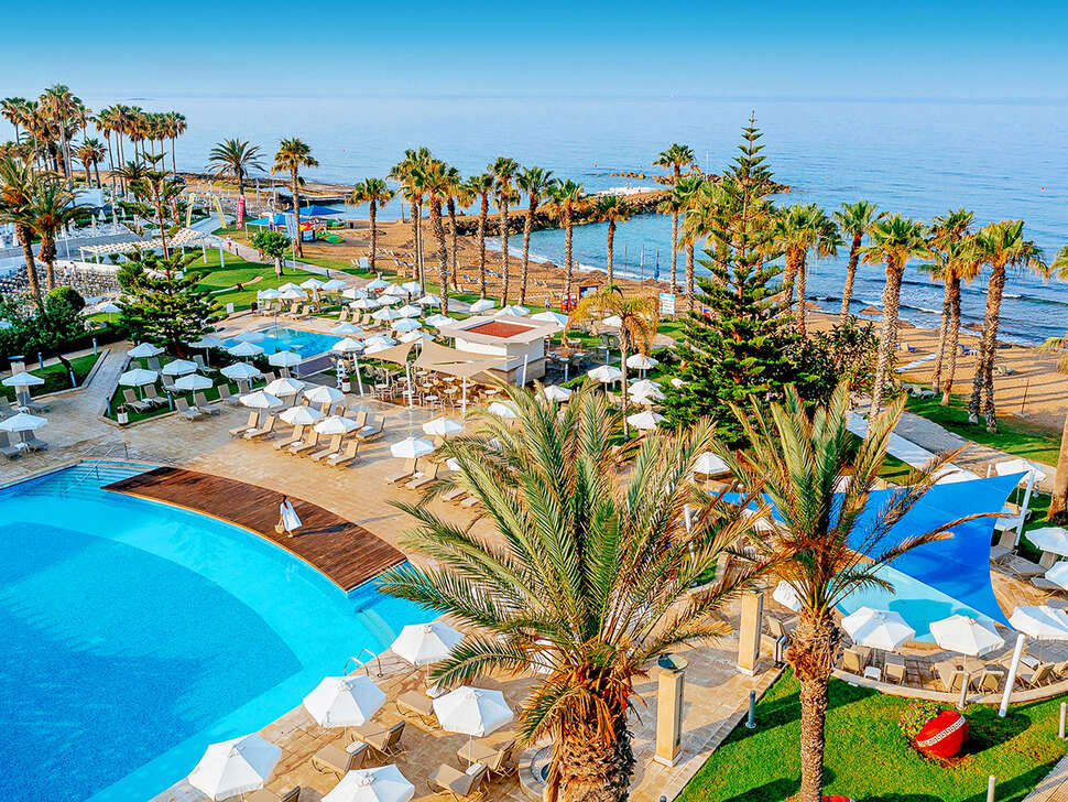 Een foto van het zwembad bij Louis Ledra Beach Hotel