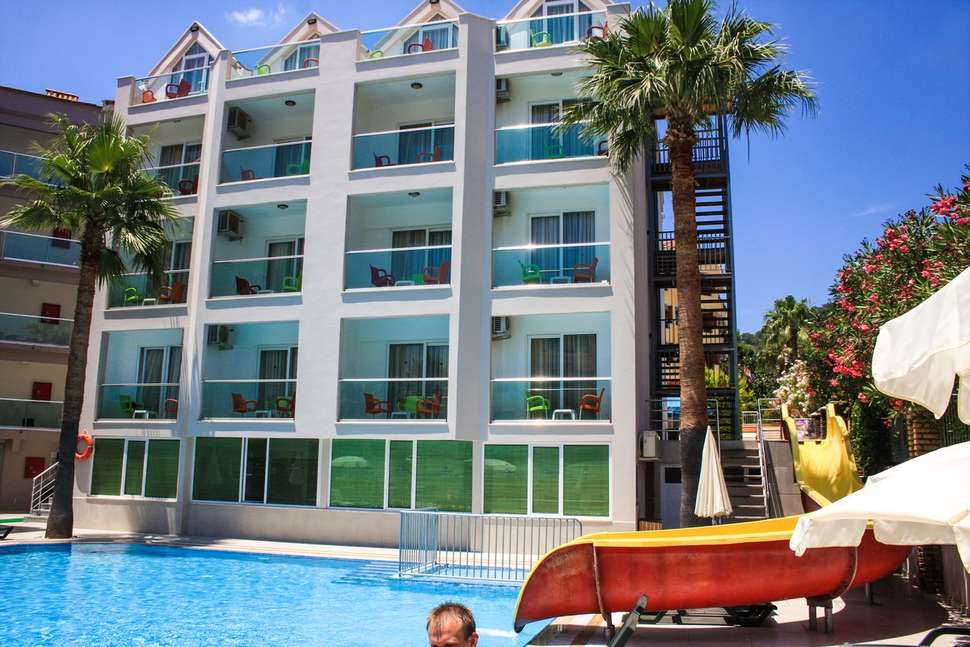 Ein Foto vom Pool im Hotel Palmea