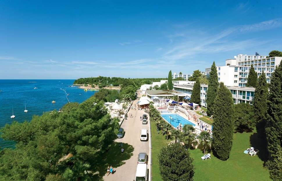 Een foto van de buitenkant van Hotel Zorna Plava Laguna