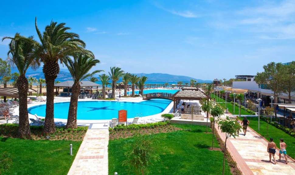 Een foto van het zwembad bij Venosa Beach Resort & Spa