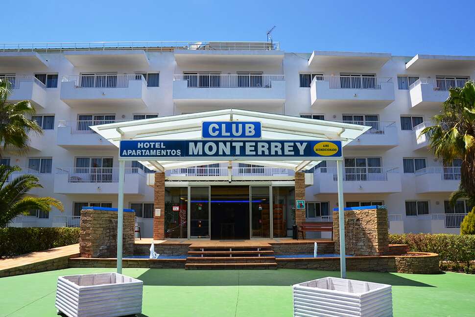 Een foto van de buitenkant van Aparthotel Vibra Monterrey