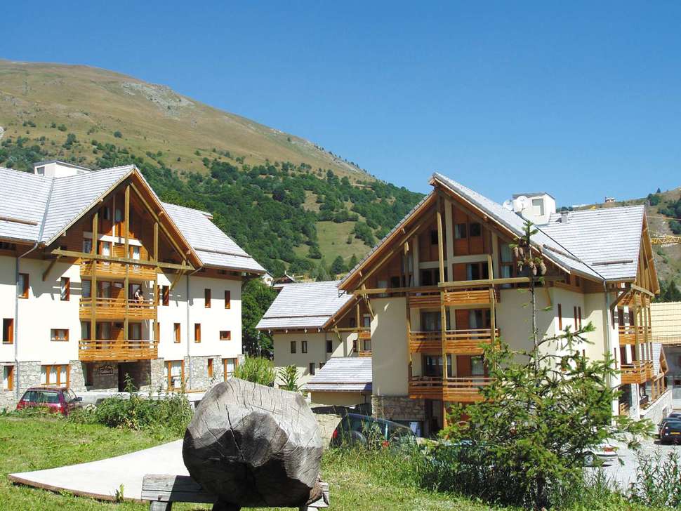 Een foto van de buitenkant van Les Chalets du Galibier