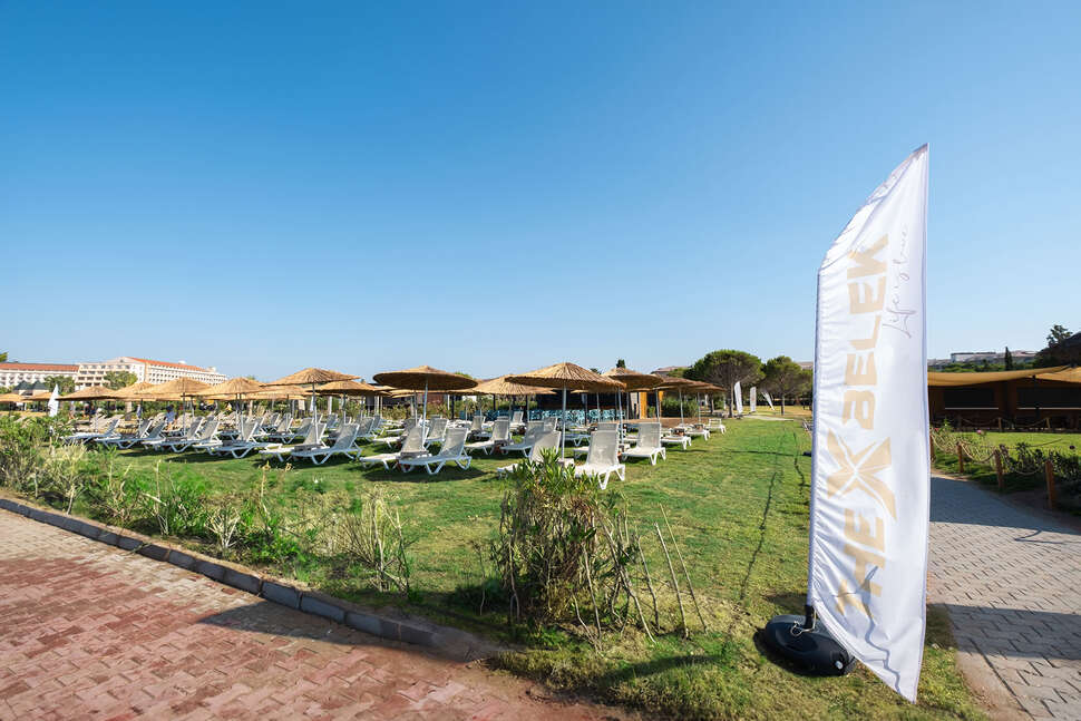 Een foto van het terras bij Hotel The X Belek