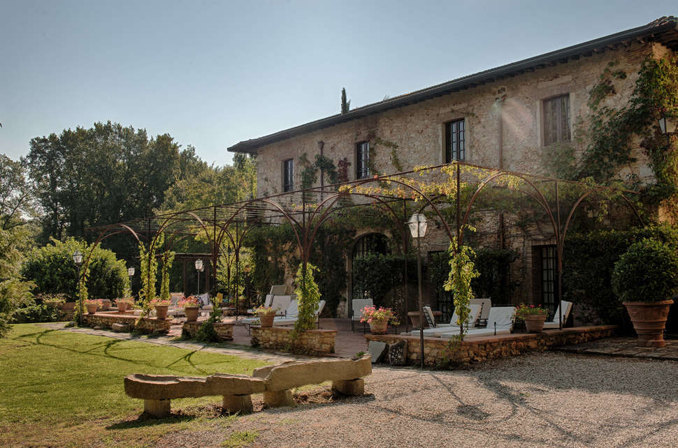 Ein Foto von der Terrasse im Borgo San Luigi
