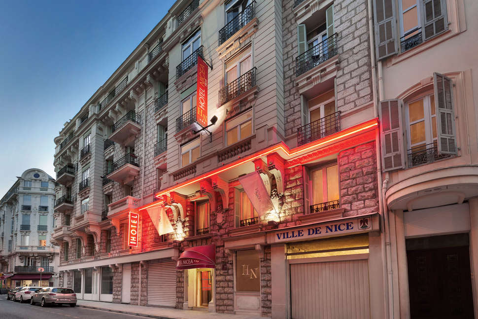 Ein Foto von der Außenansicht des Hotel Byakko Nice