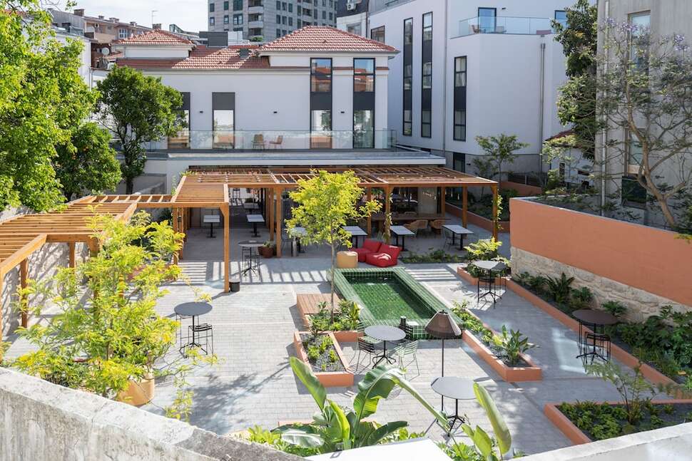Een foto van The Editory Garden Baixa Porto Hotel