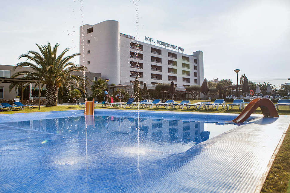 Ein Foto vom Pool im Mediterraneo Park & Hotel