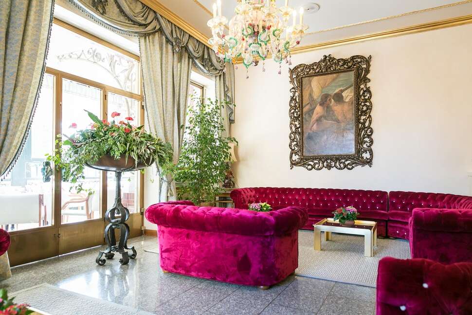 Ein Foto vom Innenbereich im Hotel Milan Speranza au Lac