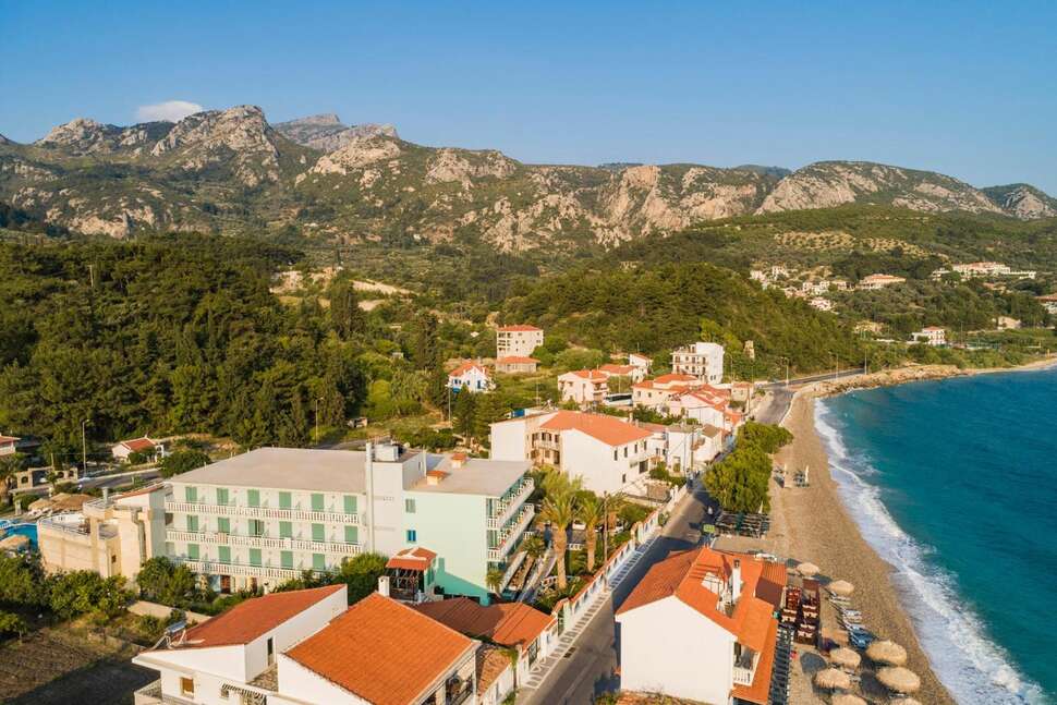 Een foto van de buitenkant van Kokkari Beach