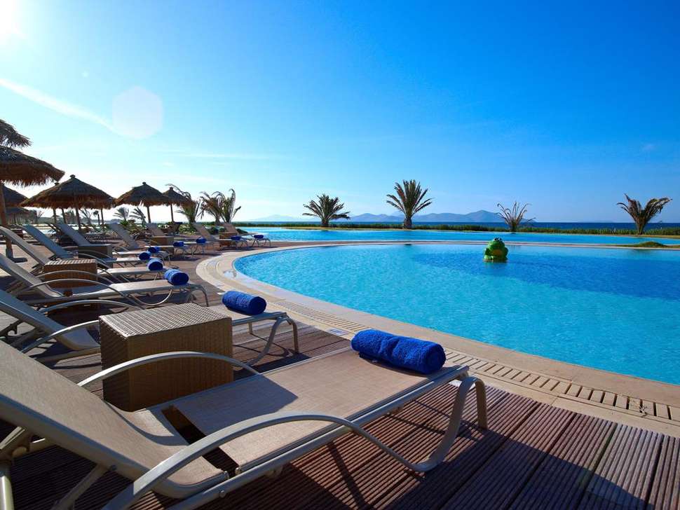 Een foto van het zwembad bij Hotel Astir Odysseus