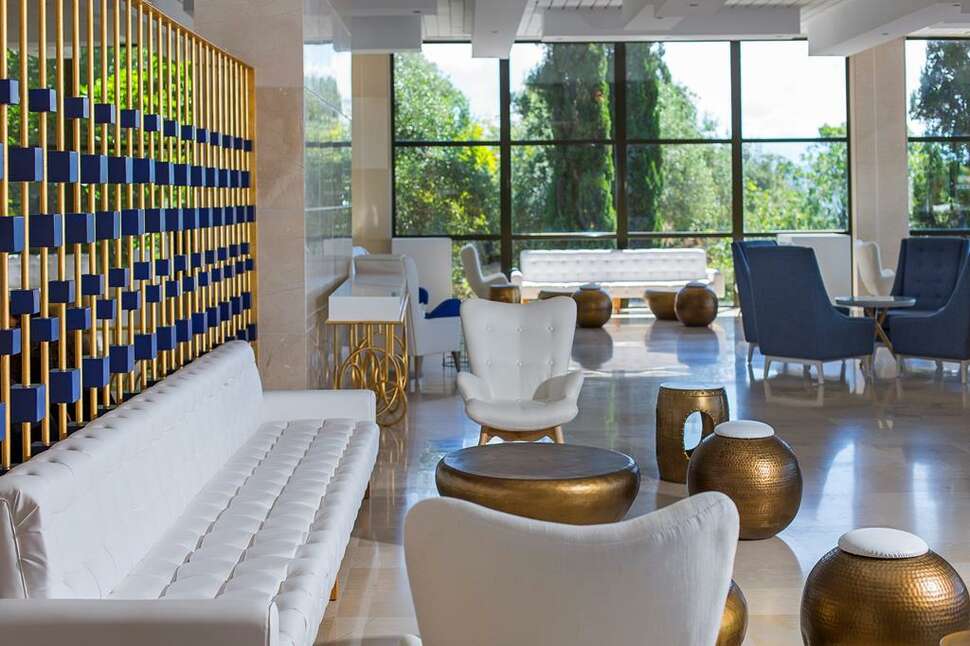 Een foto van het interieur van TUI Blue Atlantica Nissaki Beach