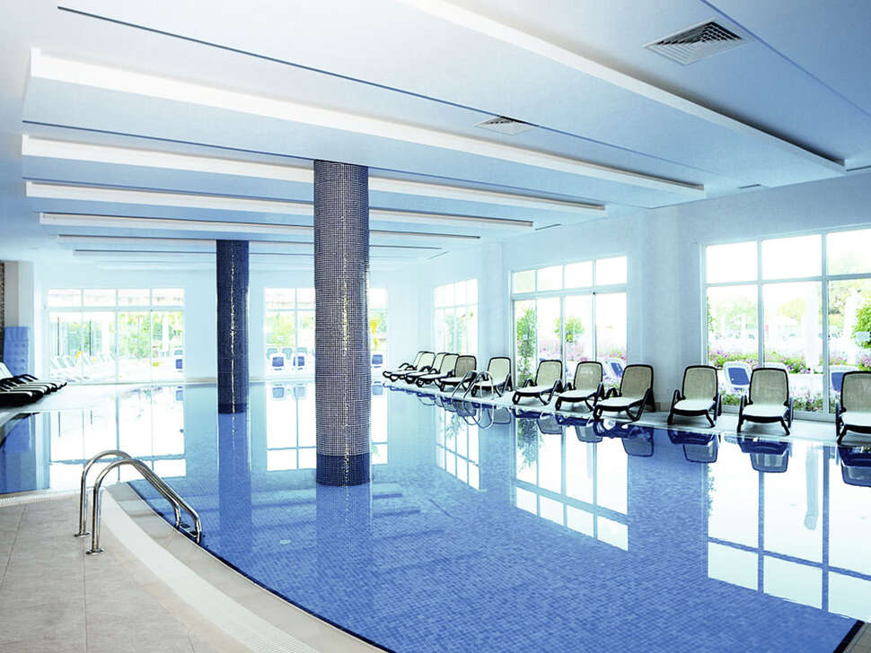 Ein Foto vom Pool im Side Prenses Resort & Spa