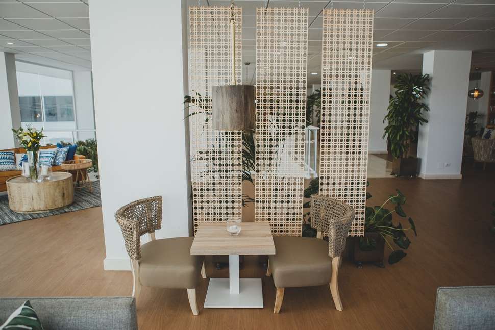 Een foto van het interieur van Hotel Alay