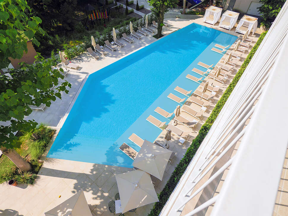 Ein Foto Ibis Styles Golden Sands Roomer