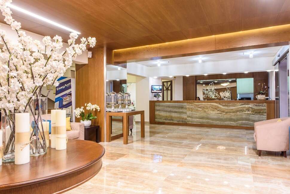 Een foto van het interieur van Katrin Hotel & Bungalows