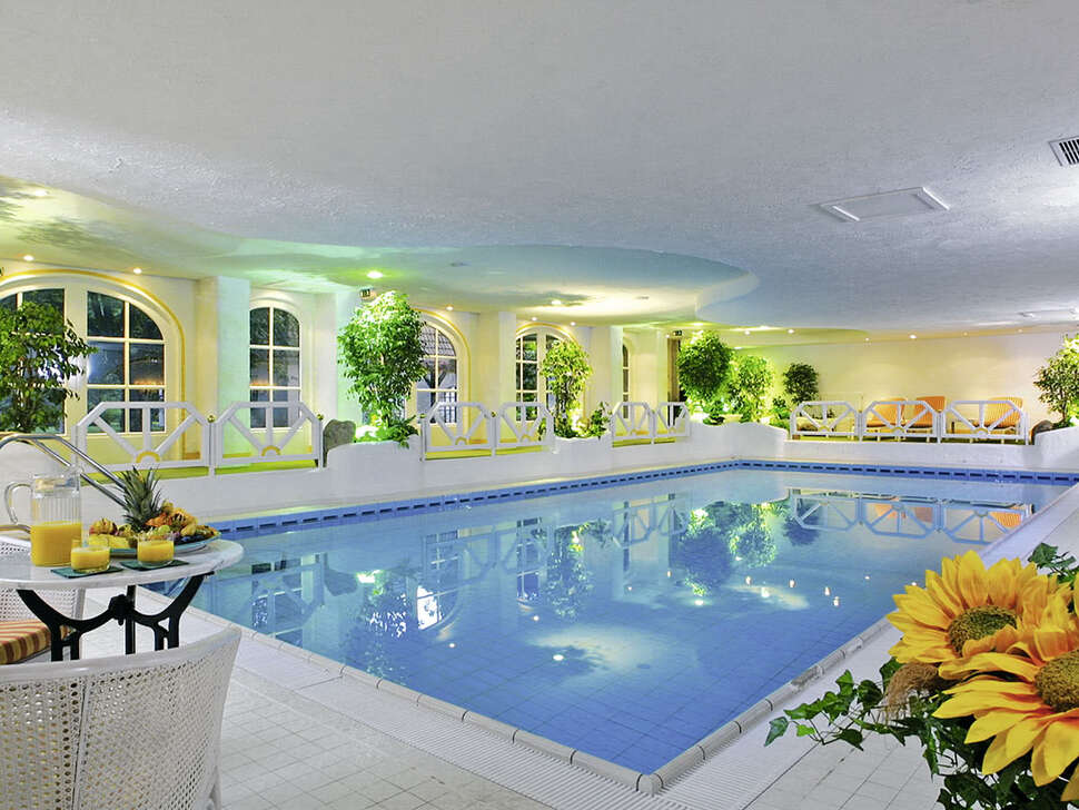 Ein Foto vom Pool im Mühl Vital Resort