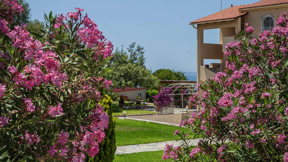 Ein Foto Panorama Fanari Studios