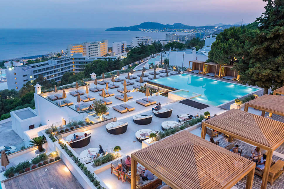 Ein Foto vom Pool im Esperos Village Blue & Spa