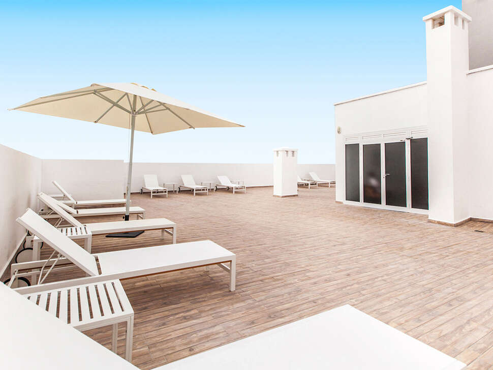Een foto van het terras bij Blue Sea Hotel Lagos de Cesar