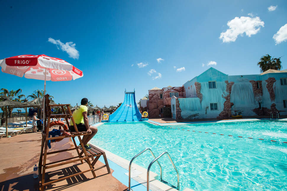 Ein Foto vom Pool im HL Aparthotel Paradise Island