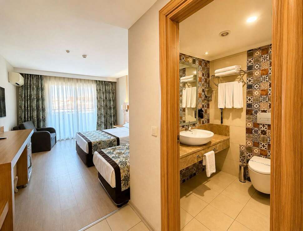 Een foto van Blue Wave Suite Hotel