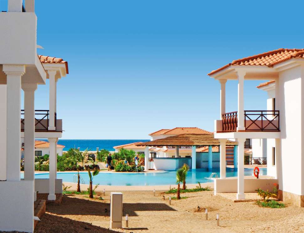 Een foto van het zwembad bij Melia Tortuga Beach