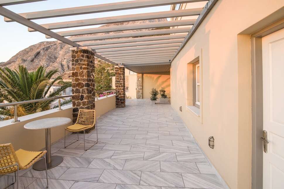 Een foto van de buitenkant van Antinea Suites & Spa