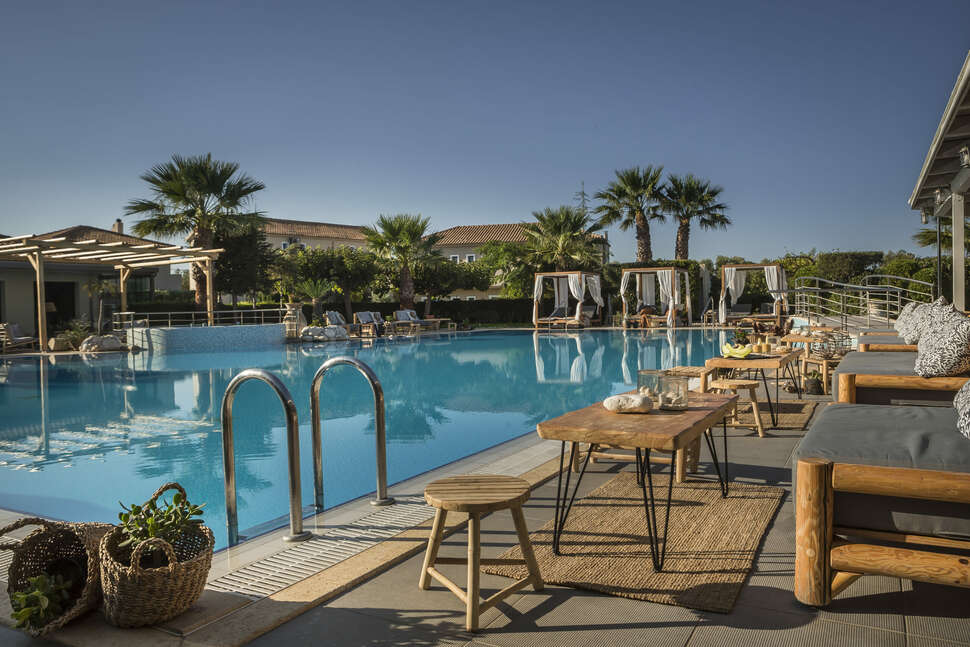 Een foto van het zwembad bij Avithos Resort