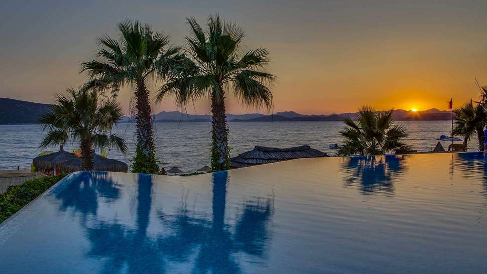 Een foto van het zwembad bij Magic Life Bodrum