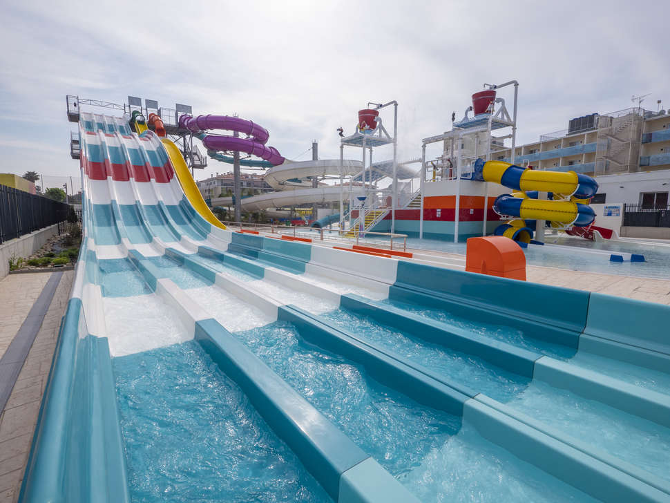 Een foto van het zwembad bij Golden Taurus Aquapark Resort