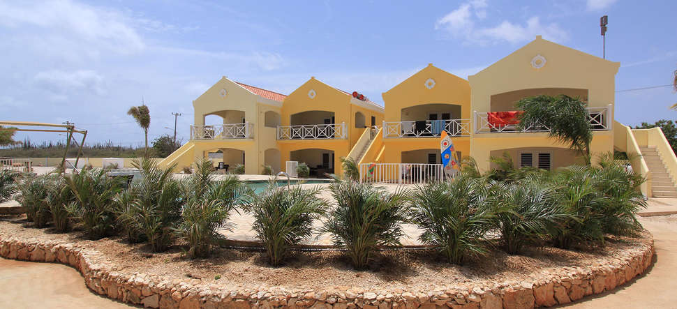 Een foto van de buitenkant van Dormio Bonaire Village