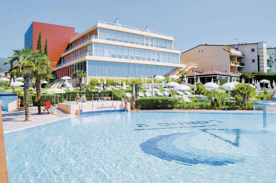 Een foto van het zwembad bij Vakantiepark Loano 2 Village