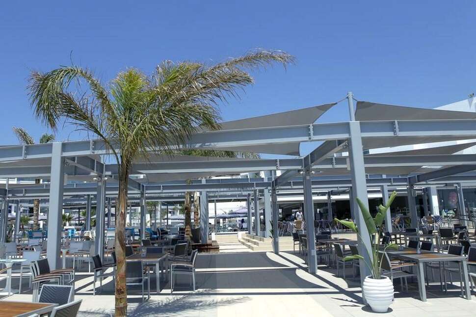 Een foto van de faciliteiten bij Limanaki Beach Hotel