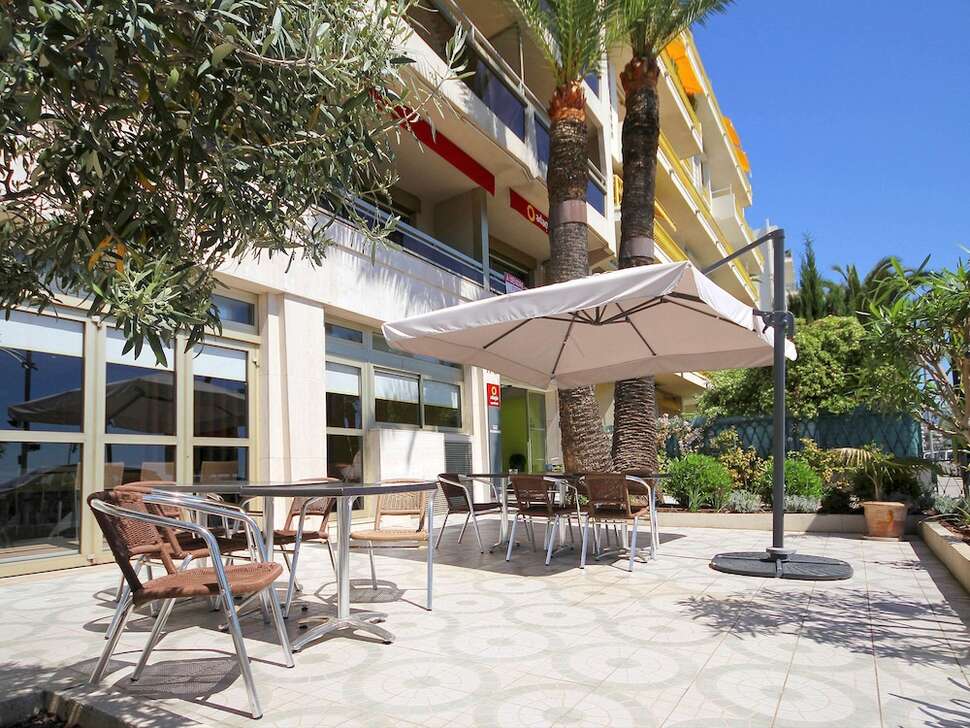 Een foto van het terras bij Aparthotel Adagio Nice Promenade des Anglais