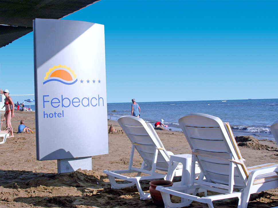 Een foto van het strand bij Febeach Hotel Side