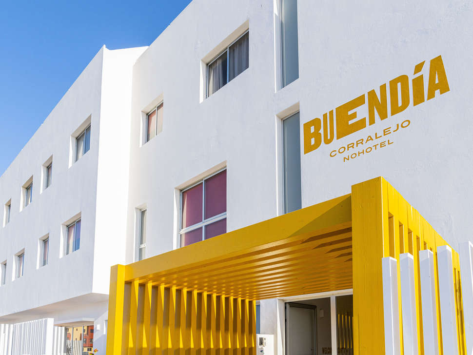 Een foto van de buitenkant van Buendia Corralejo Nohotel