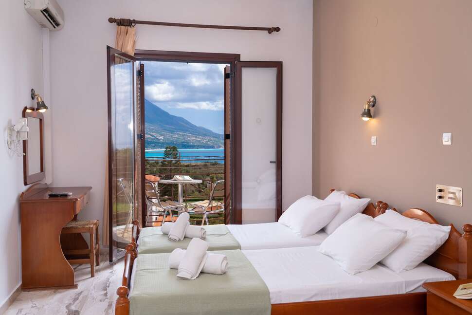 Ein Foto Karavados Beach Hotel