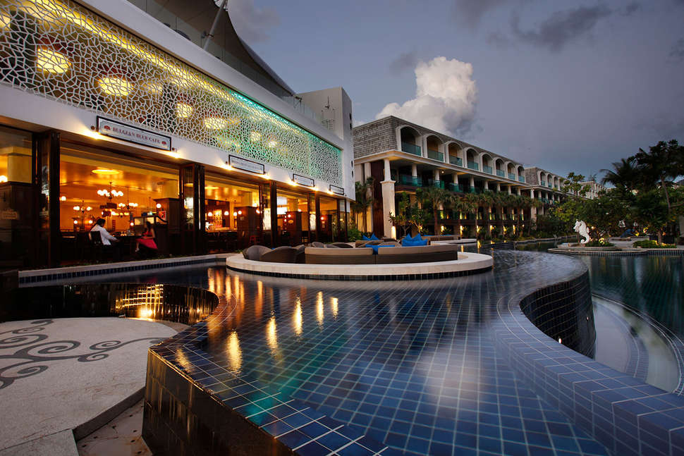 Een foto van het zwembad bij Phuket Graceland Resort & Spa