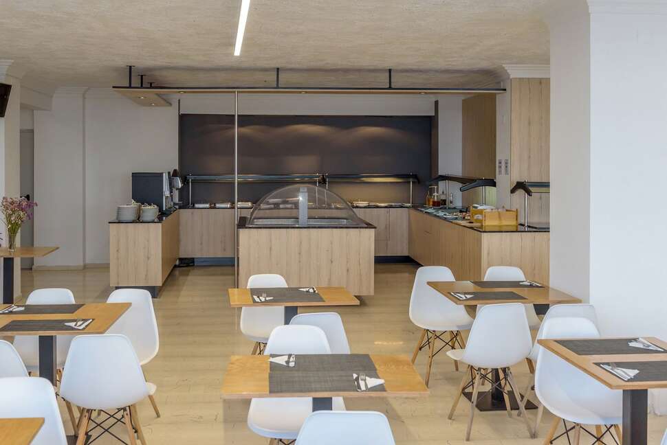 Een foto van de faciliteiten bij Azure Mare Hotel