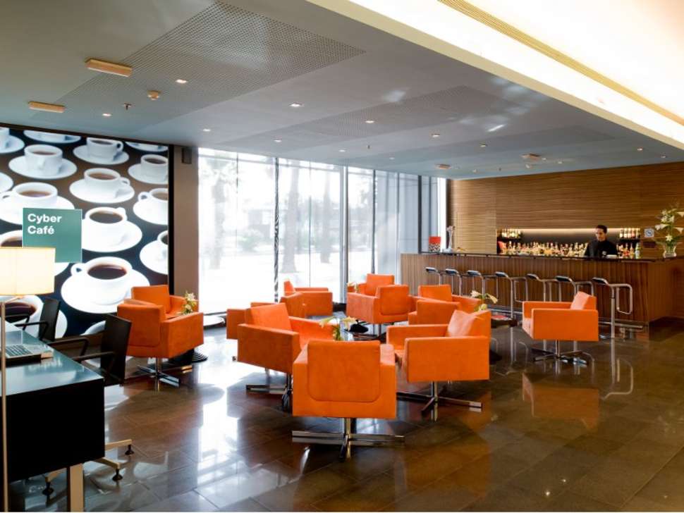Een foto van het interieur van Occidental Atenea Mar
