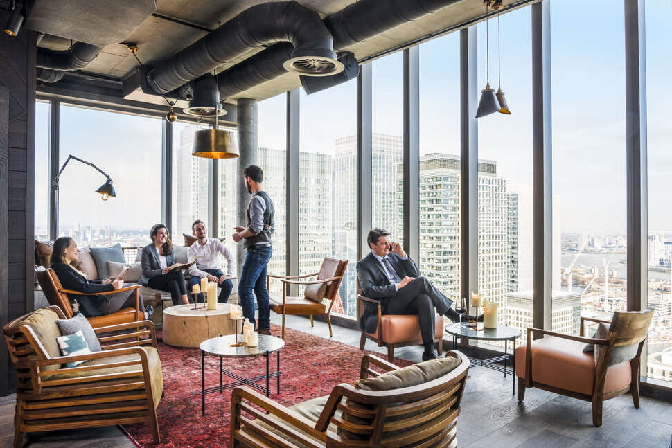 Een foto van het interieur van Novotel London Canary Wharf