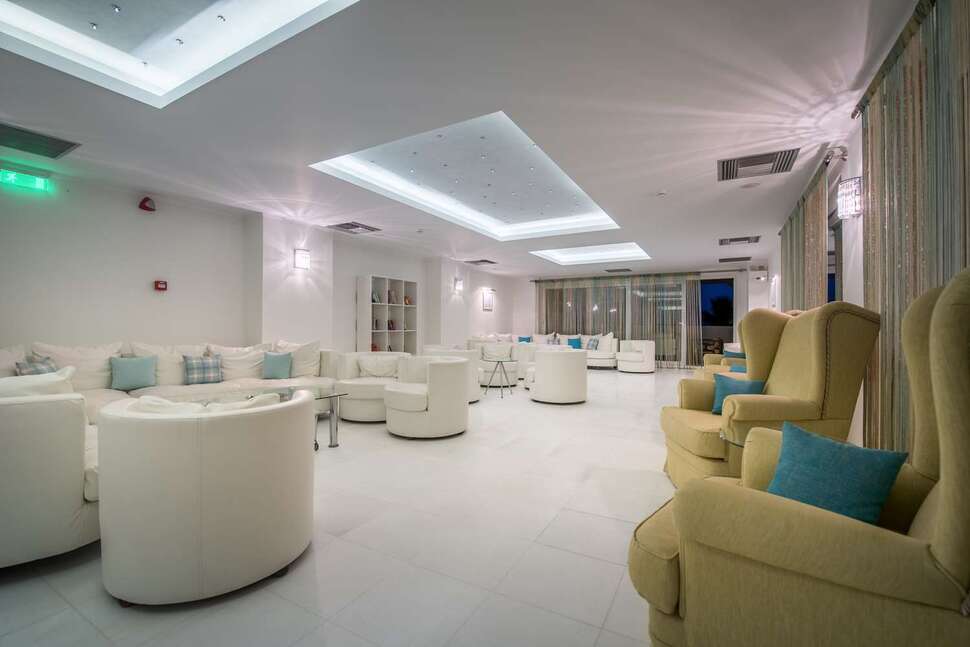 Een foto van het interieur van Galaxy Beach Resort