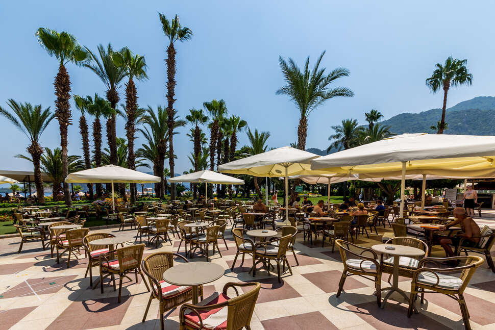 Een foto van het terras bij Hotel Aqua