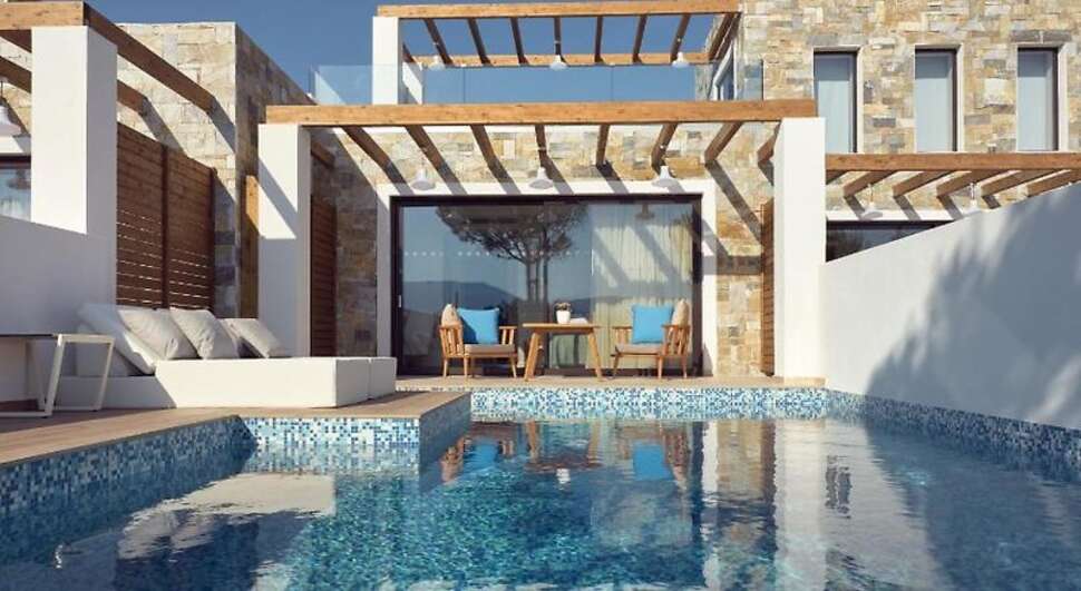 Een foto van het zwembad bij Golden Sun Resort & Spa