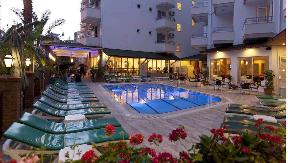 Ein Foto vom Pool im Hotel Remi