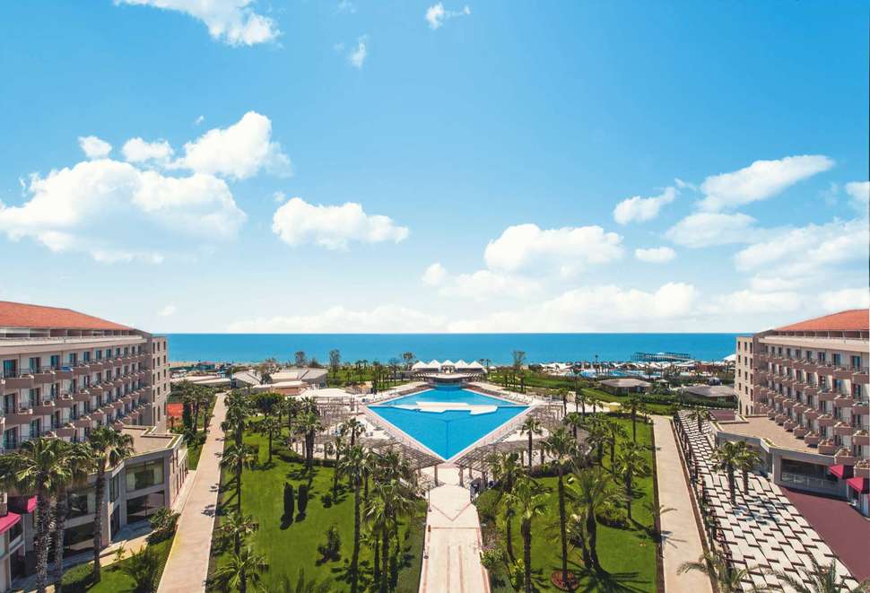 Een foto van het zwembad bij Hotel Kaya Belek