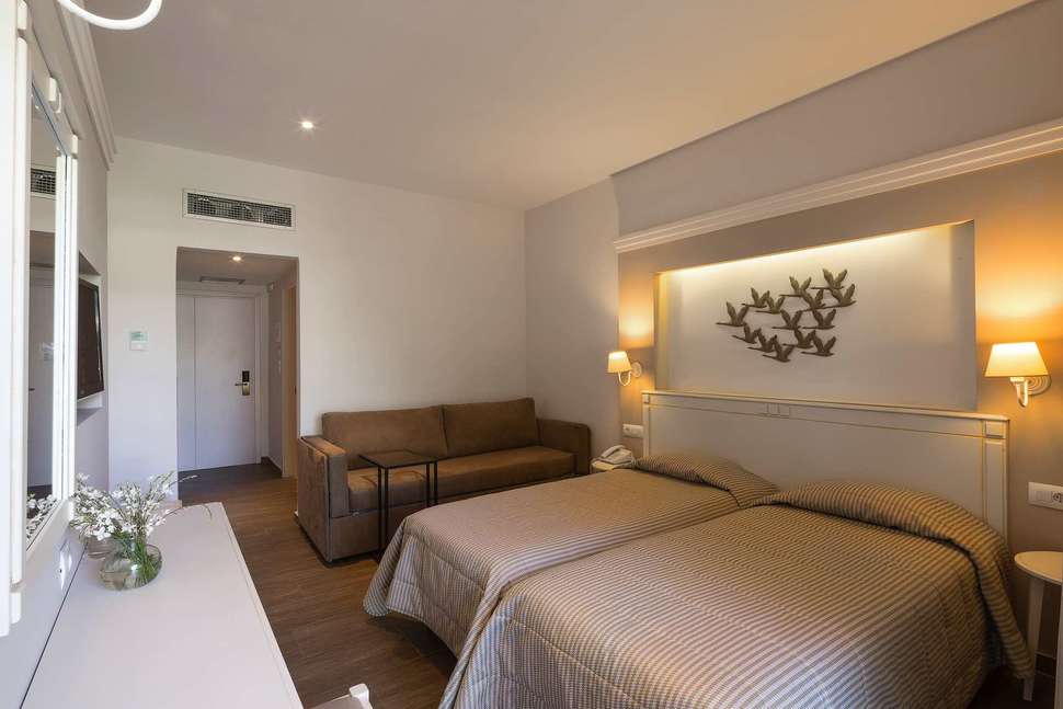 Ein Foto Hotel Delfinia