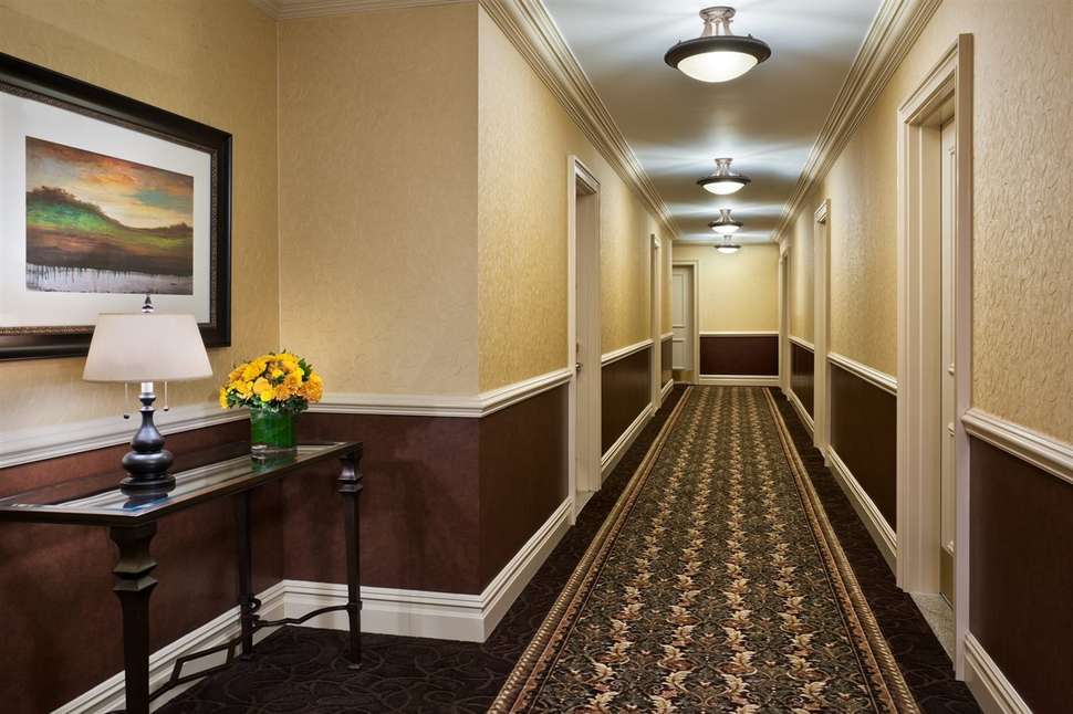 Ein Foto The Lucerne Hotel