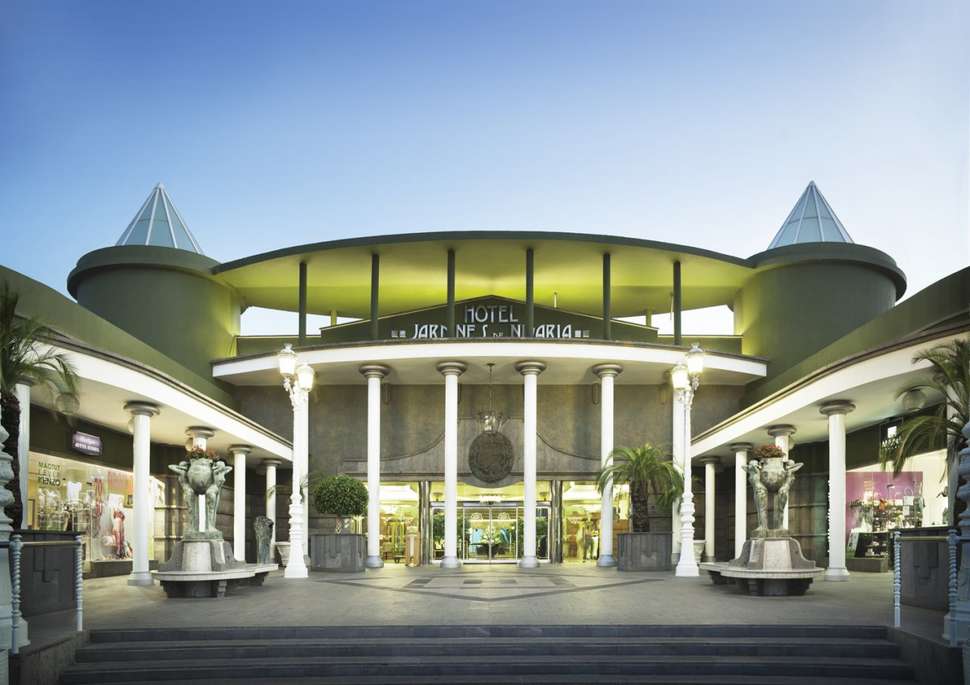 Een foto van de buitenkant van Roca Nivaria Gran Hotel