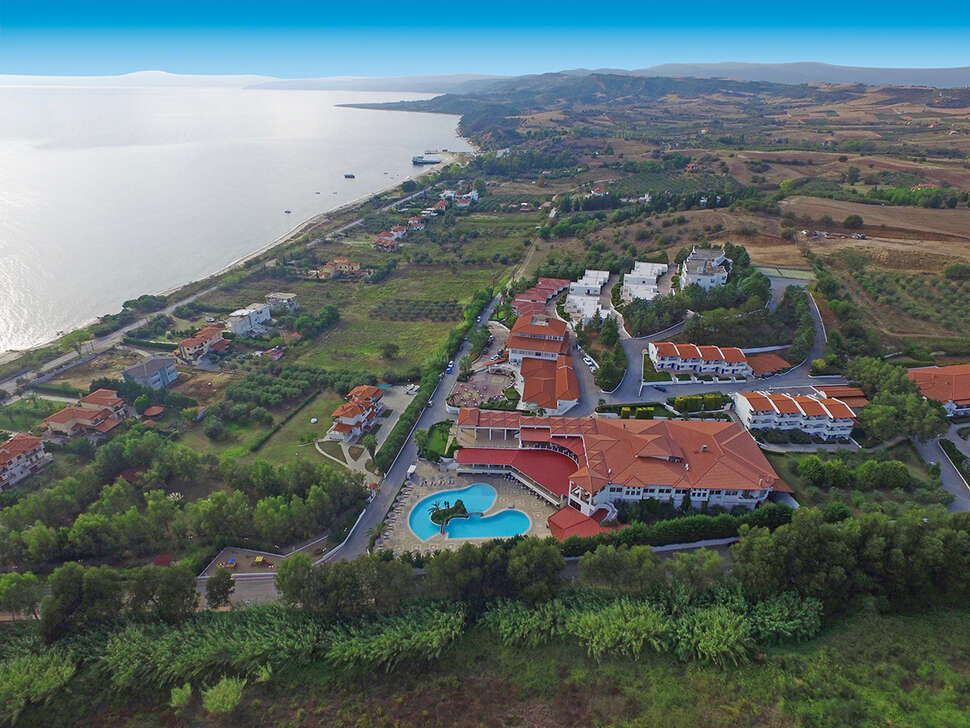 Een foto van het zwembad bij Alexandros Palace Hotel & Suites